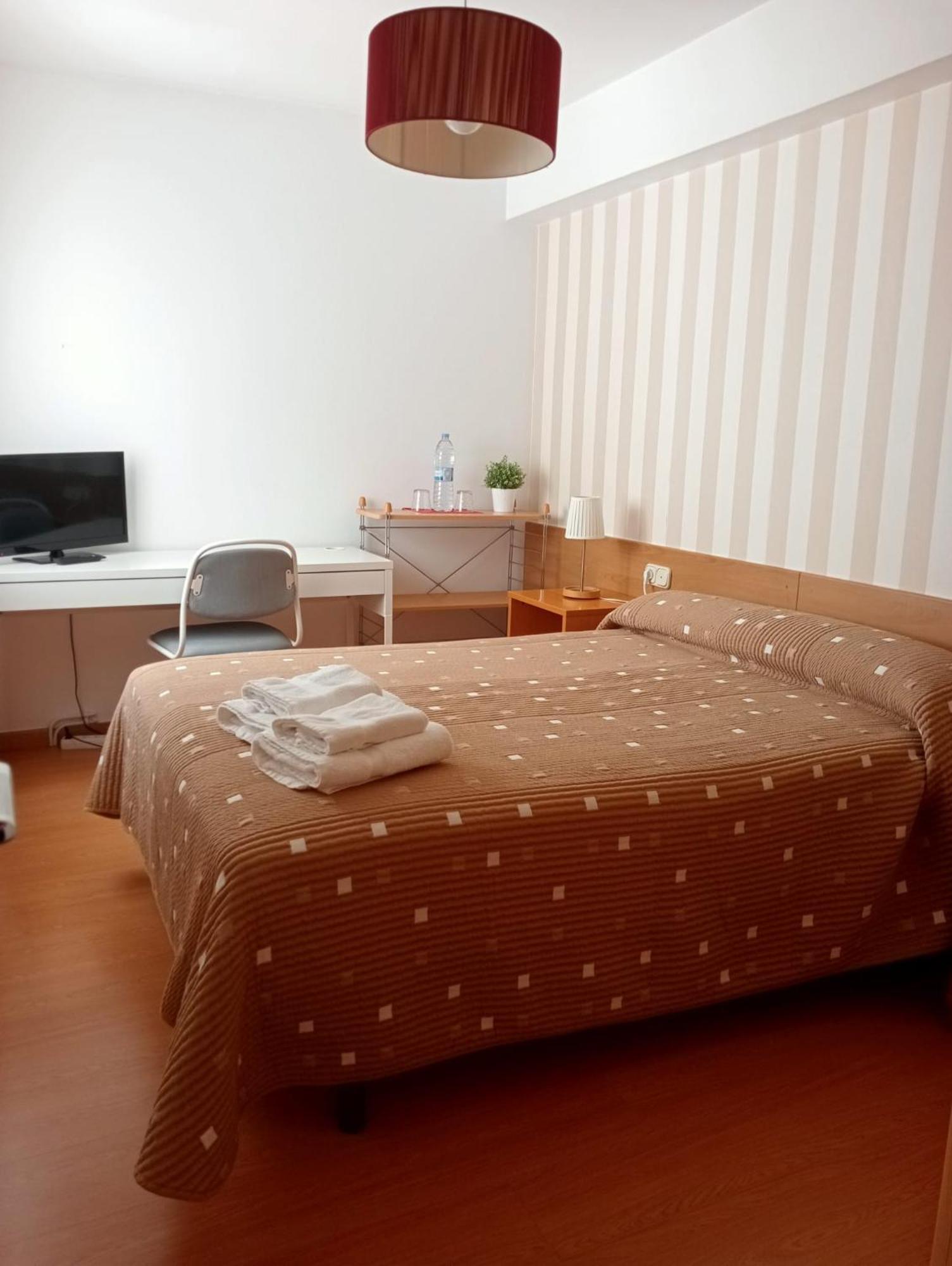 Pr La Paz Hotel ซานติอาโก เด กอมโปสเตลา ภายนอก รูปภาพ