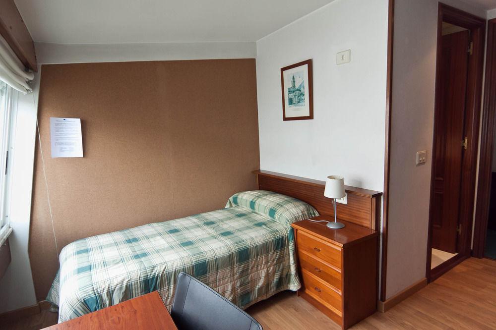 Pr La Paz Hotel ซานติอาโก เด กอมโปสเตลา ภายนอก รูปภาพ